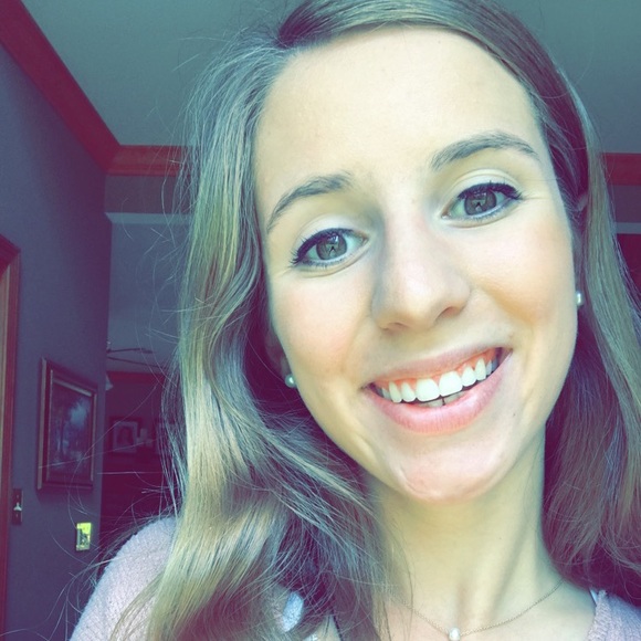 Meet your Posher, Sarah - Picture 1 of 1